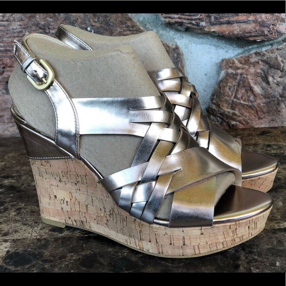 NEW GUESS Haela Wedge Sandals - Picture 3 of 11